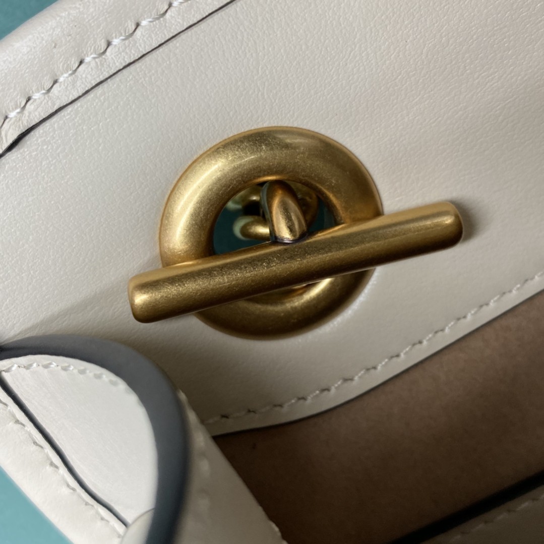 【P1170】广州包包批发 Gucci Marmont竖款迷你手提包单肩斜挎包 白色