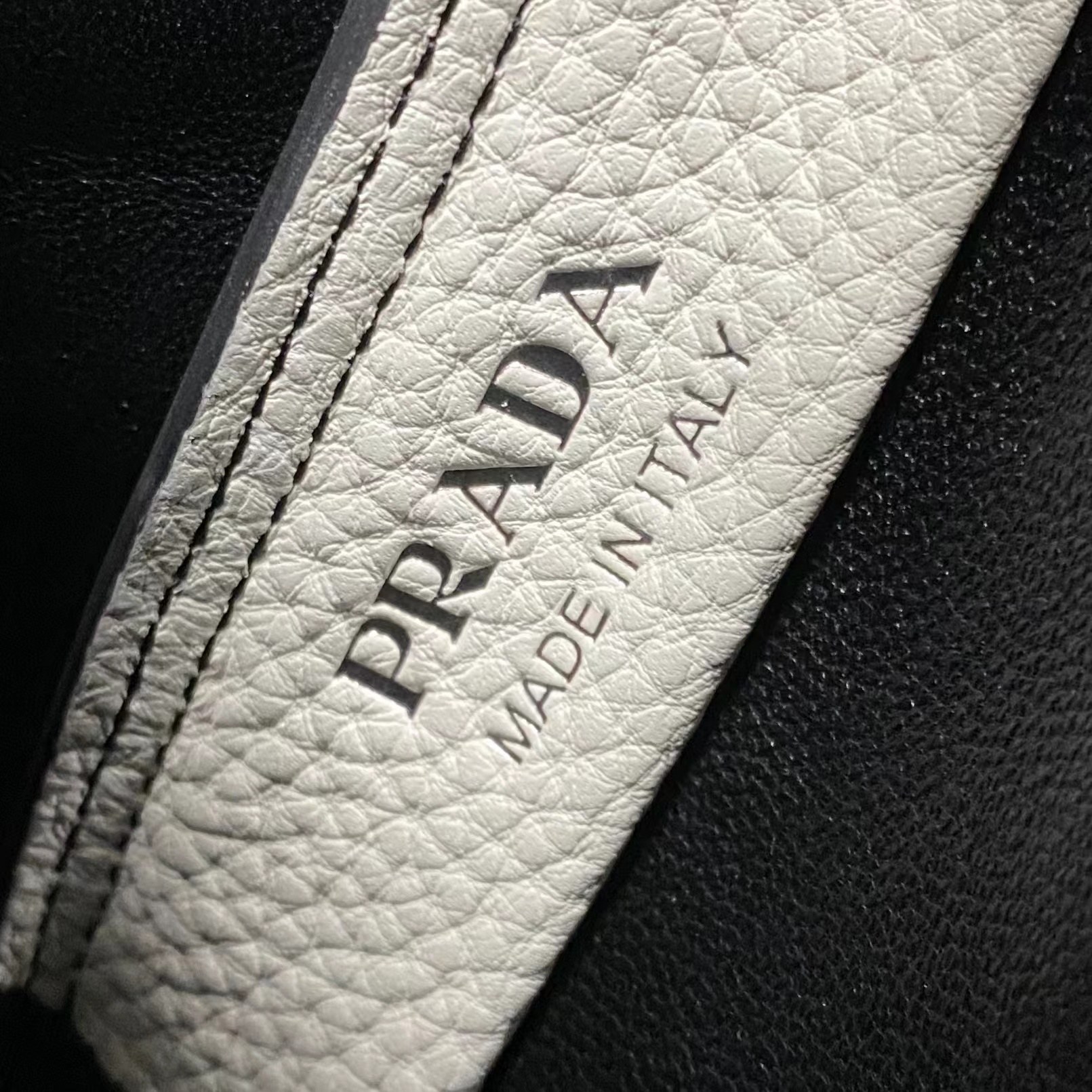 【P1130】Prada新款女包 普拉达1BA349白色牛皮迷你菜篮子包手提包