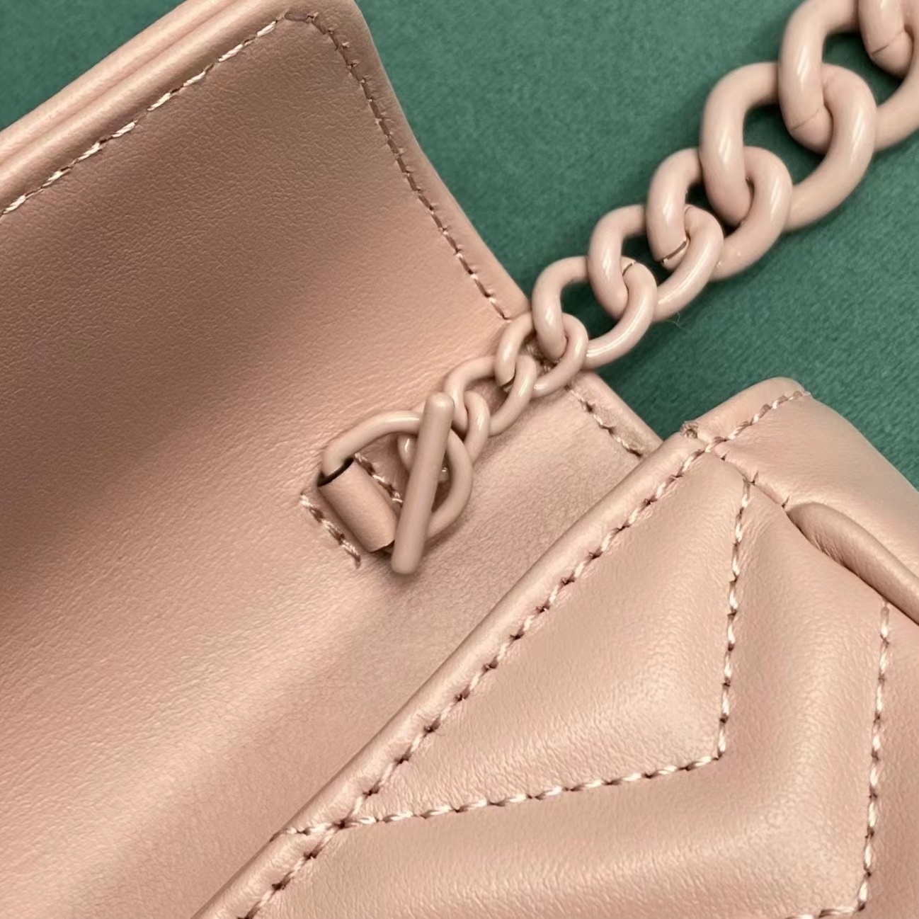 【P800】Gucci包包价格 古奇新款马卡龙色原厂皮marmont斜挎小包 粉色