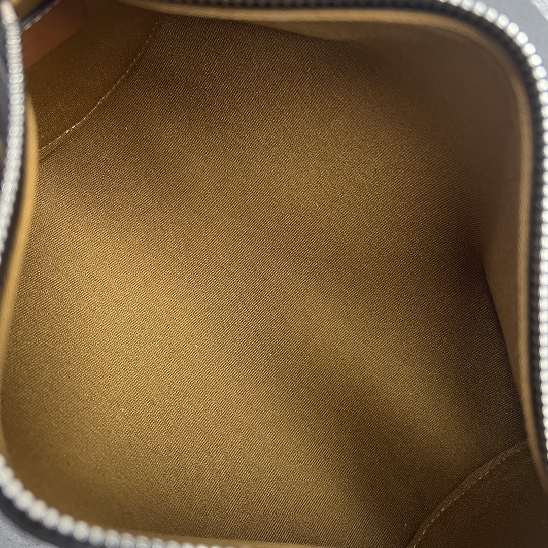 【P980】Celine包包官网 思琳2022新款印花料拼棕色肩带枕头包110052