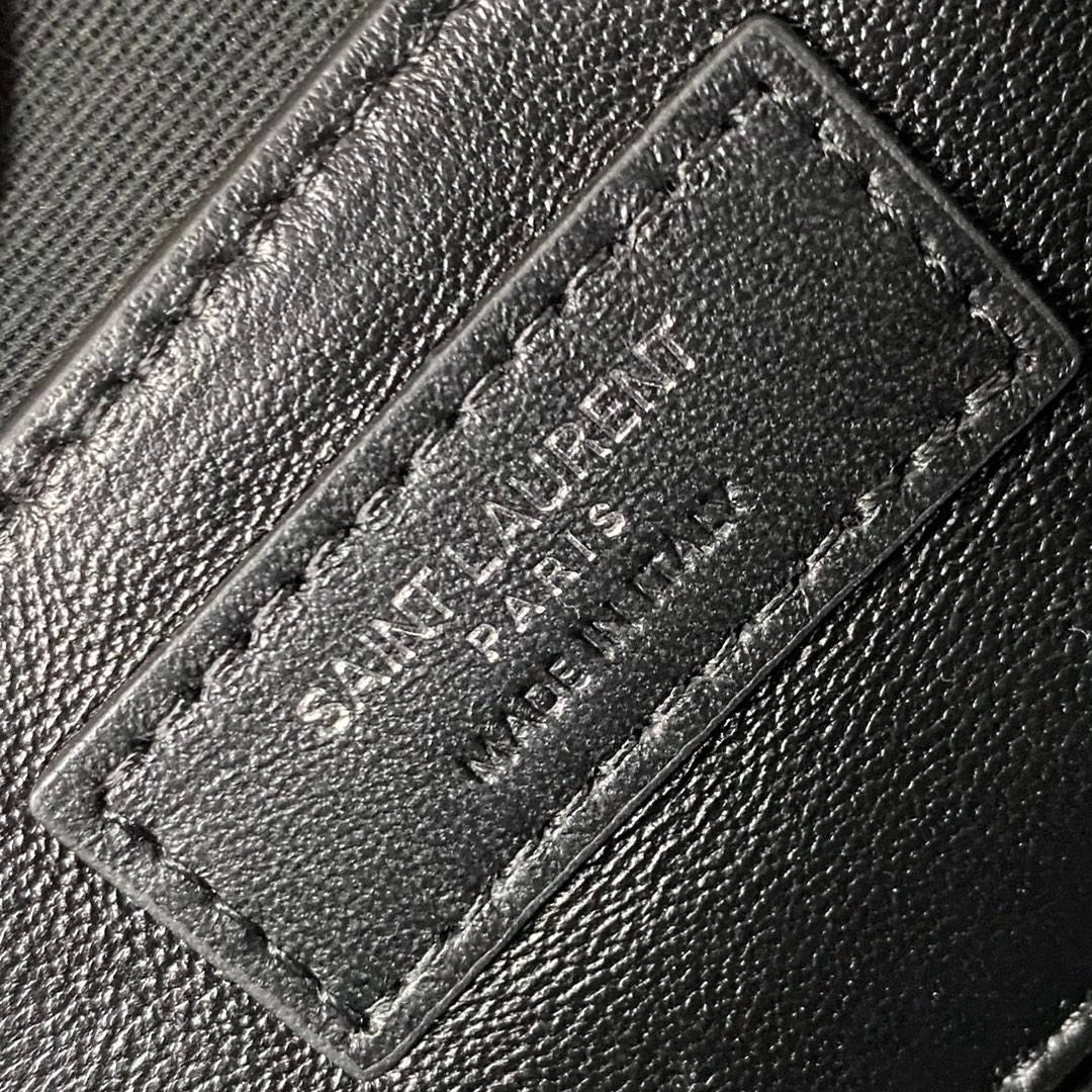 【P1170】YSL女包价格 圣罗兰600195菱格搭配V纹绗缝信封包小号黑色银扣