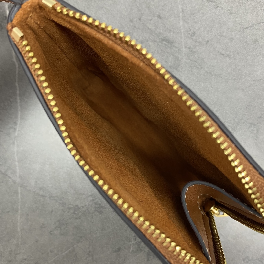 【P1170】思琳2022新款包包 Celine CuirTriomphe系列全皮立方体手提包 棕色
