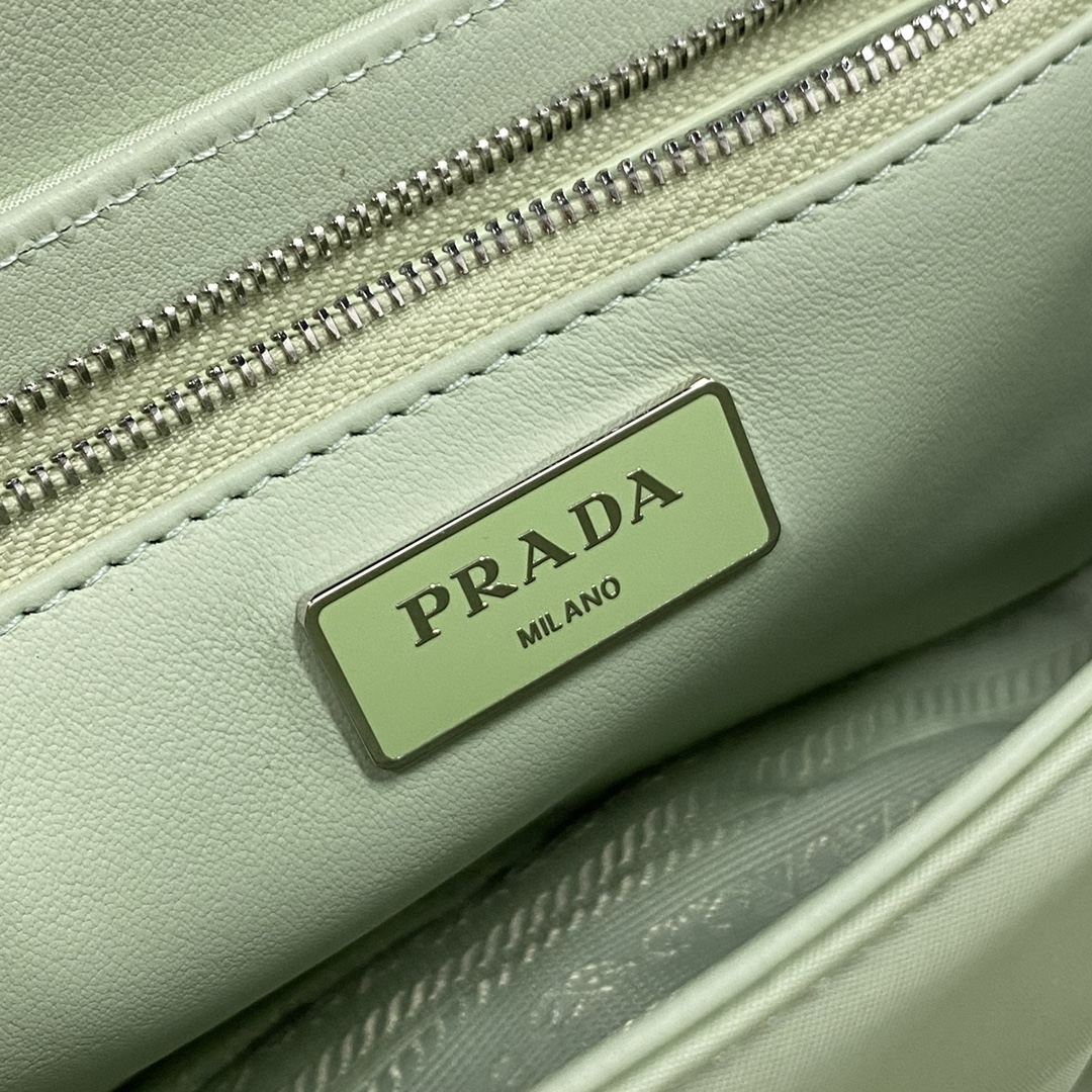 【P1320】厂家直销 Prada普拉达新款尼龙拼皮Pocket系列斜挎女包23CM