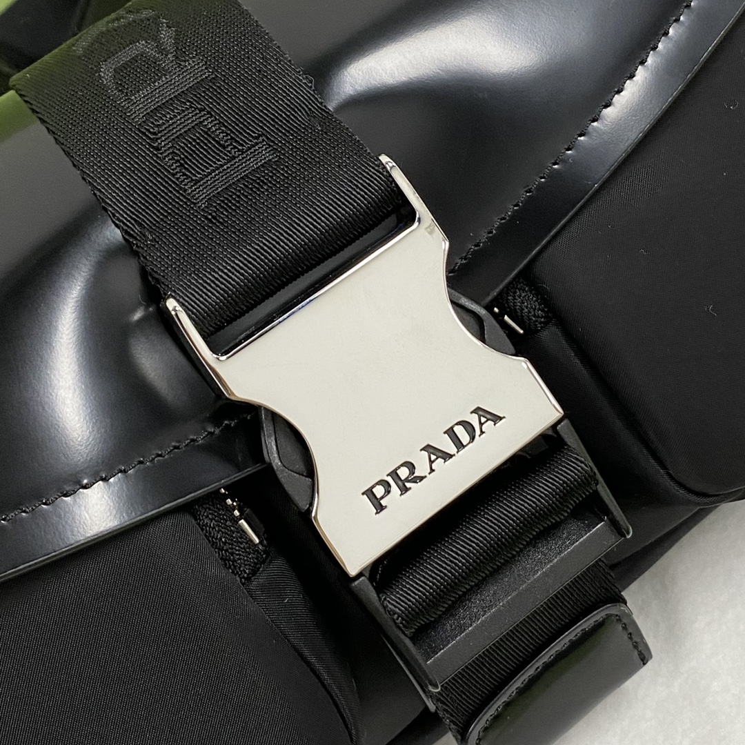 【P1320】Prada包包官网 普拉达Pocket系列尼龙拼皮单肩斜挎包1BD295黑色