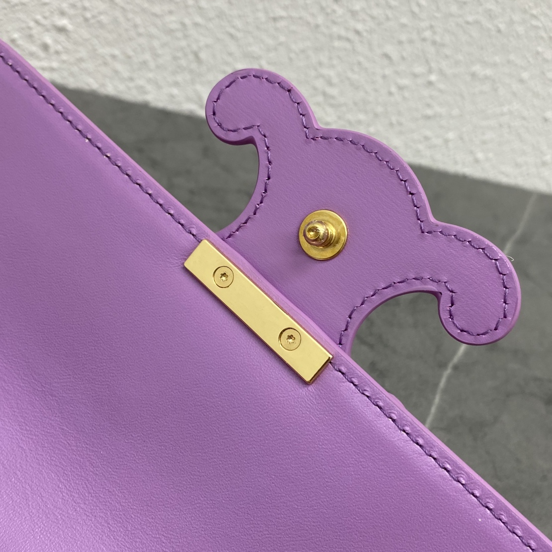 【P1430】赛琳包包批发 Celine2022新款199243紫色凯旋门皮扣链条腋下包