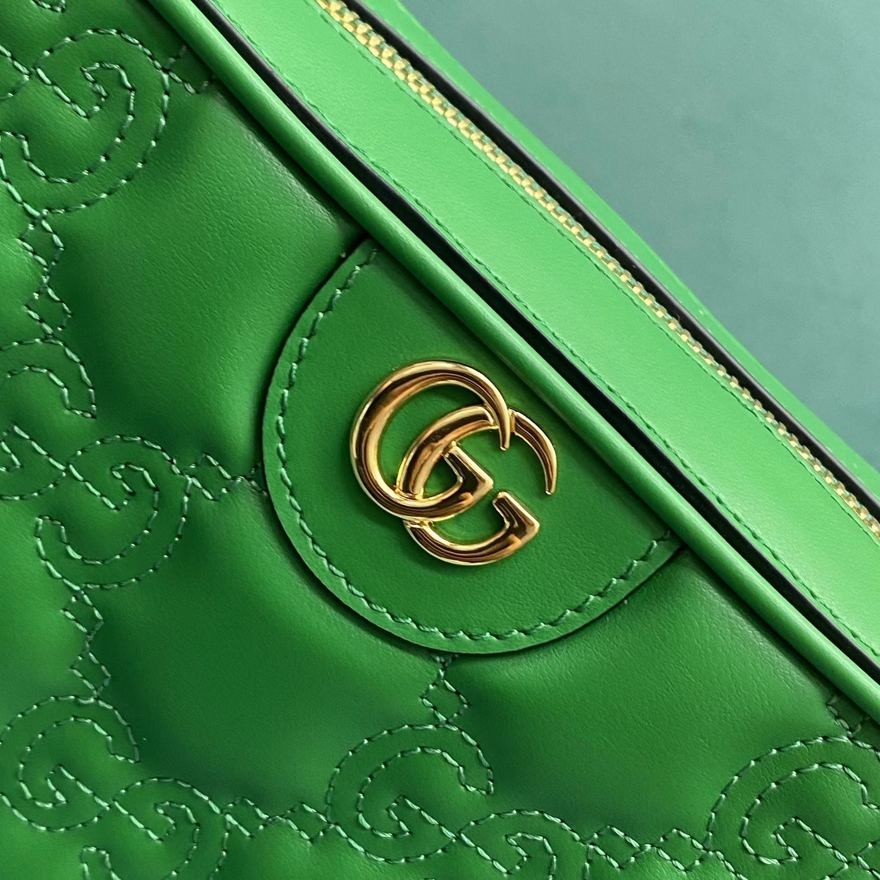 【P1170】古奇包包价格 Gucci新款702234绿色经典logo压纹相机包斜挎包