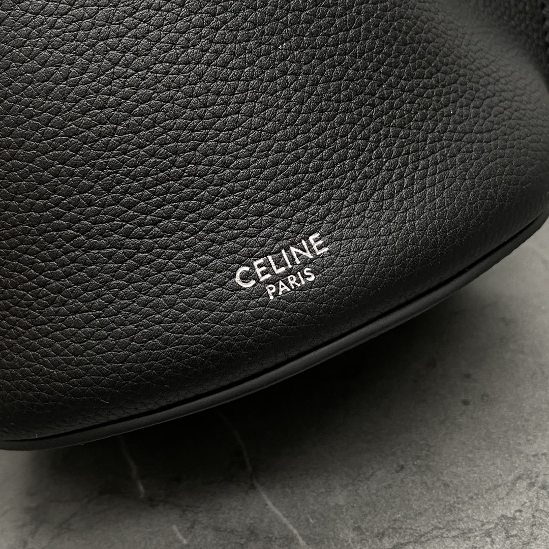 【P1170】Celine Nano Bigbag Bucket 赛琳皮带扣复古手提水桶包小号189750黑色
