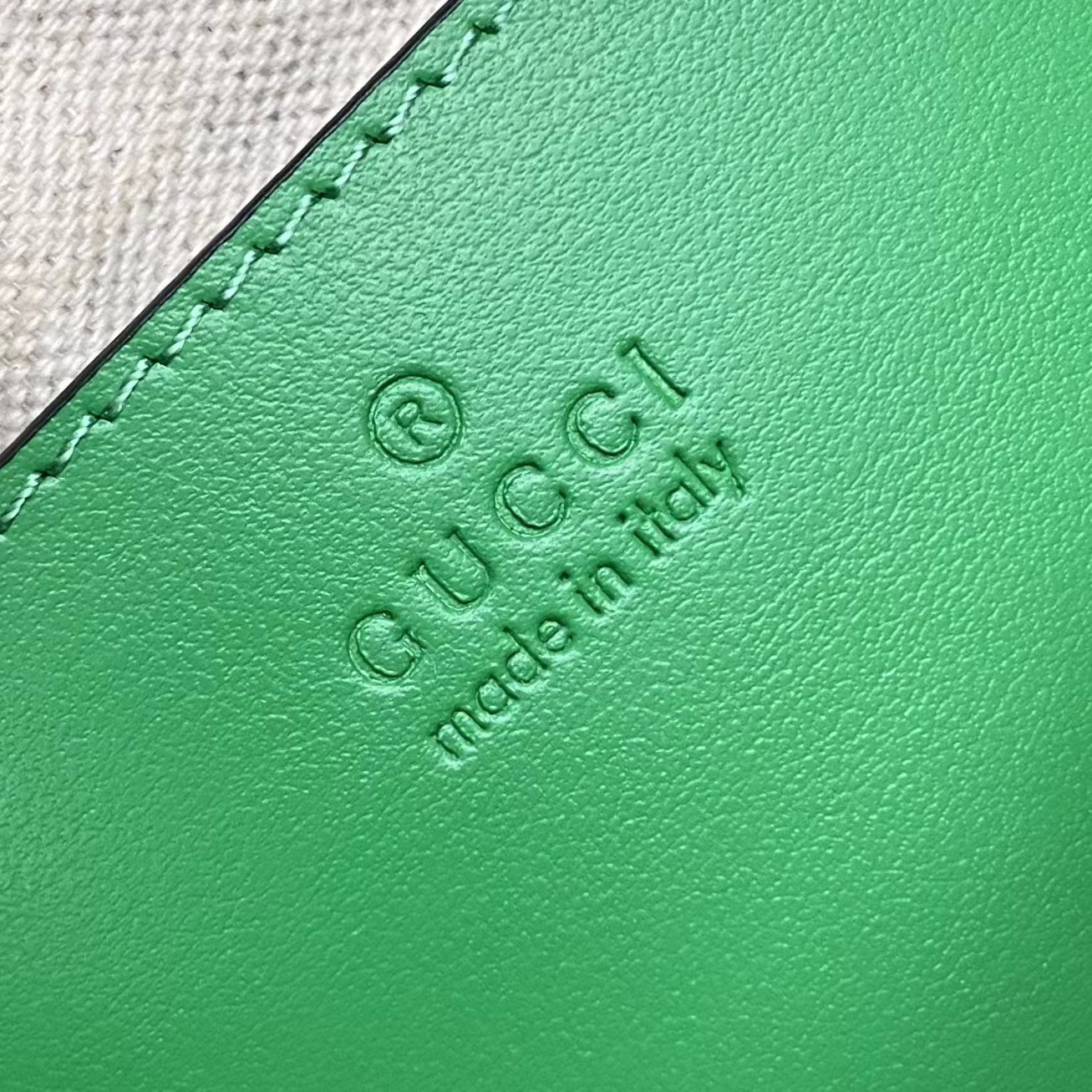 【P1170】古奇包包价格 Gucci新款702234绿色经典logo压纹相机包斜挎包