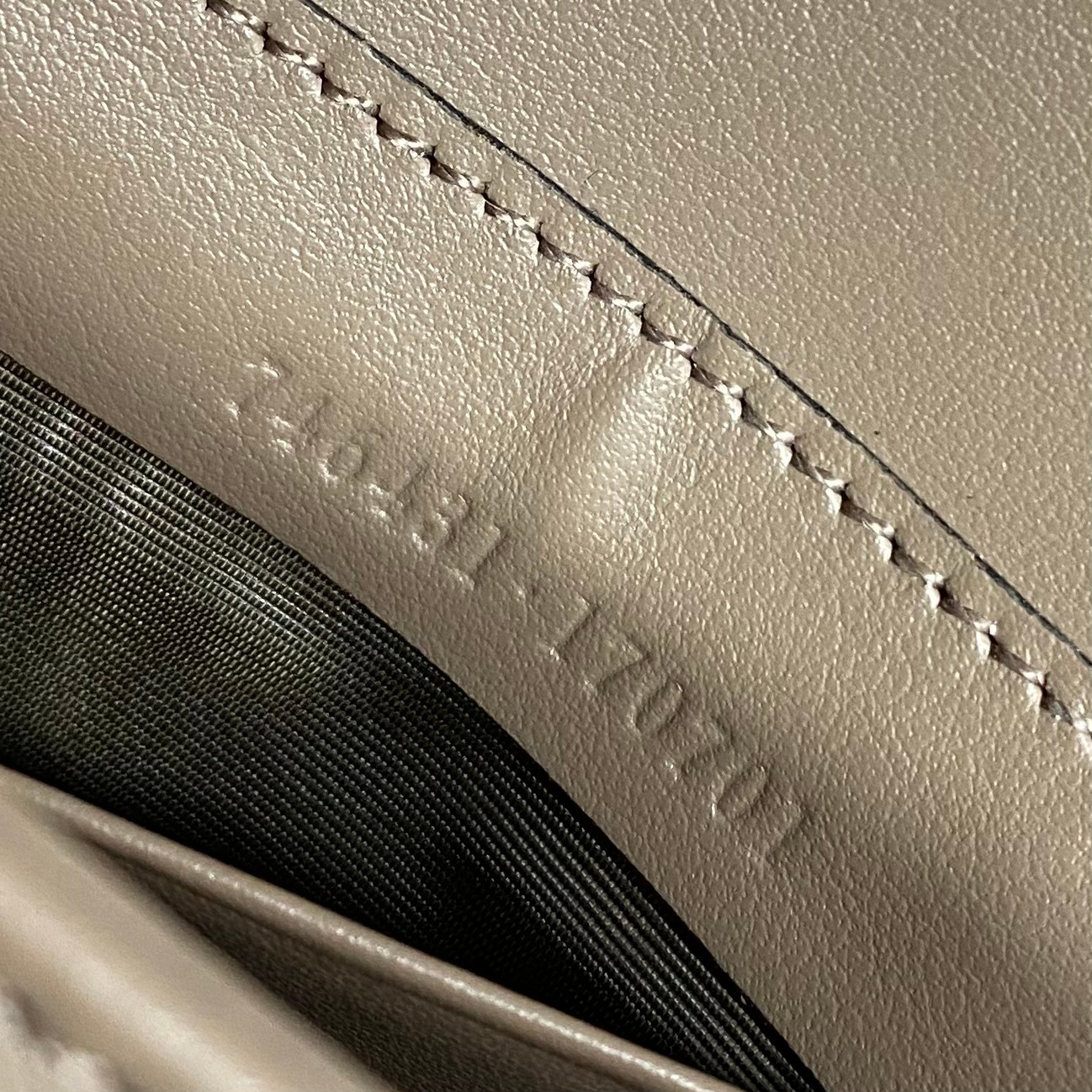 【P1280】古奇女包批发 Gucci2023新款Marmont系列半月绗缝包链条单肩包 裸色