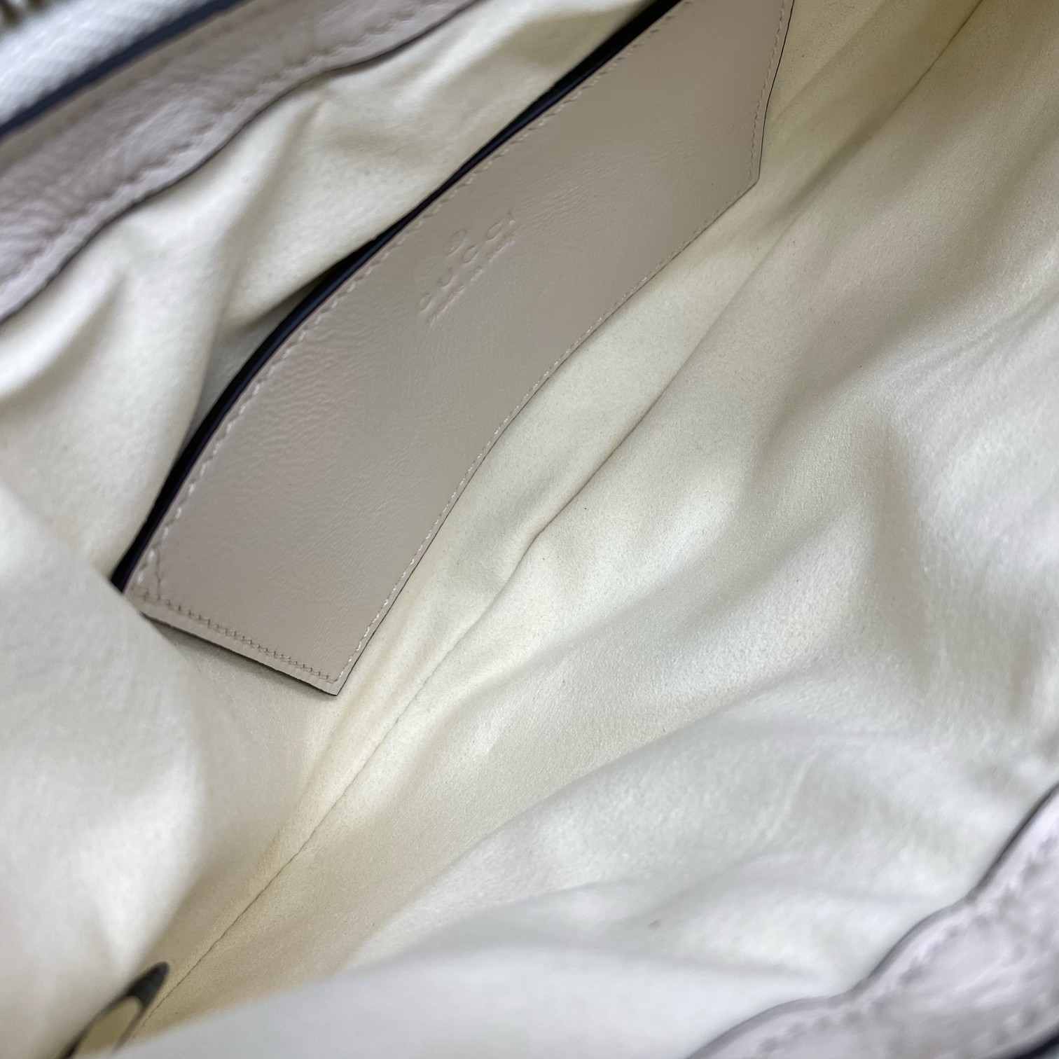 【P1280】古驰包包货源 Gucci2024新款Marmont系列绗缝腋下包 白色
