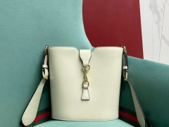 P1280】Gucci包包价格古奇746431黑色绗缝羊皮Marmont系列斜挎半月包 P1280】Gucci包包价格古奇746431黑色绗缝羊皮Marmont系列斜挎半月包